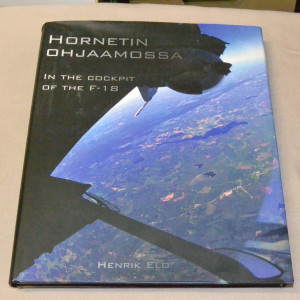 Henrik Elo Hornetin ohjaamossa - In the cockpit of the F-18